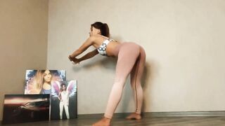 TastieCutie makes great stretching videos