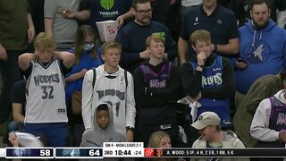 Crazy Fan Runs on Court During Grizzlies-Timberwolves Game ????