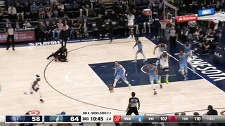 Crazy Fan Runs on Court During Grizzlies-Timberwolves Game ????