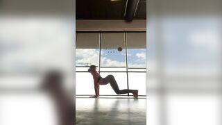 Yoga Flow | Beautiful Movement & Motivation - Flexibility & Stretching