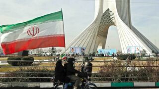 Story of a Spanish who went Iran|Travel to Iran|MMW URDU|ایران جانیوالے ہسپانوی کی کہانی