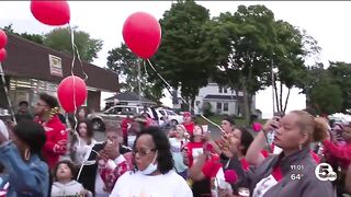Families, strangers unite after drownings at Lorain beach