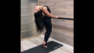 Super Splits and Oversplits. Contortion Training. Stretching and Gymnastics. Yoga