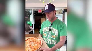 Barstool Pizza Review - Big Bro Pizzeria (West Palm Beach, FL)