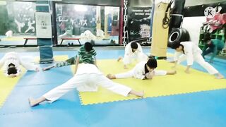 Taekwondo stretching #latihansplittaekwondo#martialart #olympicgame #taekwondostretching#태권도 #テコンドー