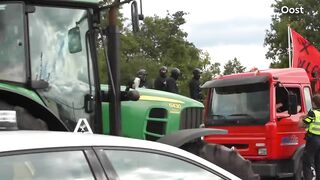 Zo maakte de ME een einde aan boerenblokkades | RTV Oost