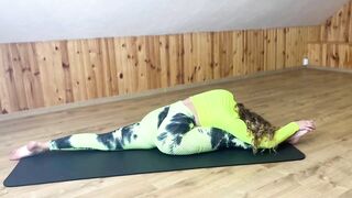Yoga stretch Legs | Stretching and Gymnastics training | Flexibility & Mobility | Split & Oversplit