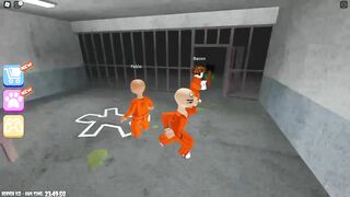 BOBBY, EMERALD, ZOEY, AND PABLO ESCAPE SIREN COPS PRISON PART 2 | Roblox Funny Moments