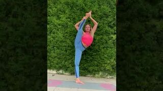 Stretch Splits | Gymnastics | Contortion