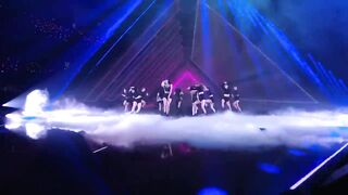 BLACKPINK Performs "Pink Venom" | 2022 VMAs