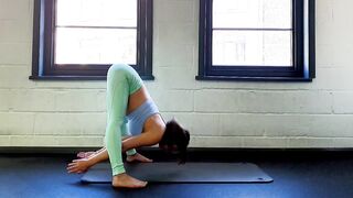 yoga stretches for beginners. stretching exercises for flexibility. gymnastics videos