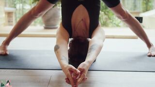 Flexible girl. Yoga position. Splits for Stretching and Flexibility. Fitness Flexible Girls