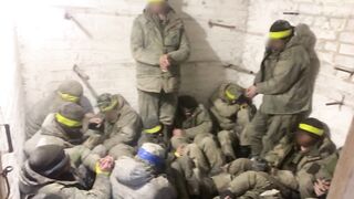 HUNGER GAMES - RUSSIAN SOLDIERS ARE SURRENDERING WITHOUT FOOD AND WATER || 2022