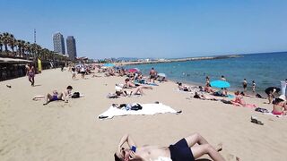 Beach Walking tour - Barcelona Spain - Barceloneta Beach 2022