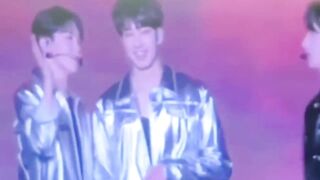 Fancam 221204 SEVENTEEN 세븐틴 funny moments @ WORLD TOUR - [BE THE SUN] - Nagoya, D.2