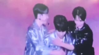 Fancam 221204 SEVENTEEN 세븐틴 funny moments @ WORLD TOUR - [BE THE SUN] - Nagoya, D.2