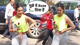 'Malaika Arora' spotted with ROSE ???? in hand outside a yoga class in Bandra ????️???? #malaikaarora