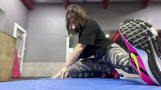 Hot Yoga and Stretching with Mirra | Pretty girl in leggings | Yoga for hips
