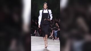 Versace SS 2020 #fashion #models #runway #fashionweek #shorts
