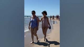 Girls in Bikinis on Spanish Beaches #스페인모래사장산책