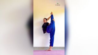 Twisting- leg stretch Yoga Poses sequence #yogaurmi #urmiyogaacademy #yogapose #yogateacher #yoga