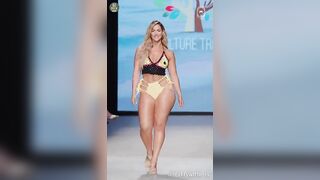 Marissa Dubois - La modelo de bikinis perfecta | Bikini Model