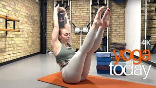 Feet strength and flexibility | Flexible yoga stretching over split | Gymnast feet exercises