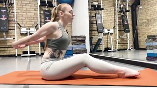 Feet strength and flexibility | Flexible yoga stretching over split | Gymnast feet exercises
