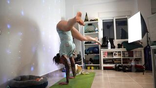 SHORT CLIPS: working on handstands // yoga art