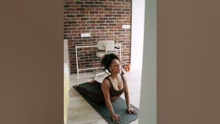 Get Flexible Fast! 1 Minute Yoga Stretch for Women" - "Quick Home Yoga: Beautify Your Body