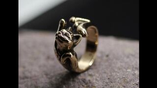 Cute stretching cat adjustible ring