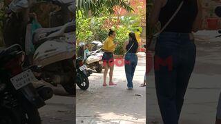 Malika Arora does her famous 'Duckwalk' as she arrives for her yoga session #shorts #malaikaarora