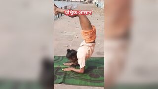 Yoga Of vrisvchikasan / वृश्चिक आसन #yoga #youtubeshorts #yogamusic #asana #astanga #ramdev #sorts