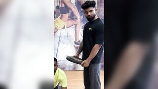 Tag that guys who loves stretching????#funny #trending #viral #gymmemes #atulsharma #trainwithatul
