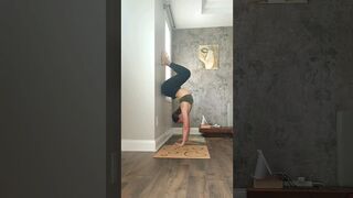 Yoga Flow Handstand