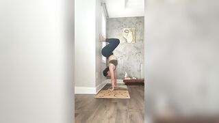 Yoga Flow Handstand