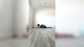 Stretching and twisting practice #yoga #hanumanasana #monkeypose #stretchingworkout #ytshorts #video