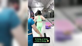 Khi đóng 1 năm học phí Yoga, học viên sẽ nhận được gì? Yoga hài hước, vui nhộn #shorts