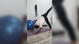 Hanumanasana | हनुमानासन (Splits Pose Yoga) #yoga #short #shorts #Hanumanasana #kayaexpert