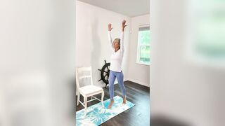 Prova questi due esercizi yoga per rinforzare le gambe