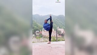 Yoga at Ganga Ghat |Yoga with Urmi Pandya