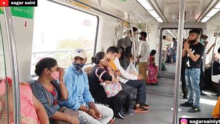 मम्मी जी ये लड़की, ये क्या होती है Funny Prank In Metro????। Prank In India | Metro Prank।  Sagar Saini